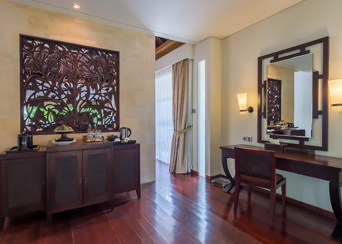 The Royal Santrian Villa