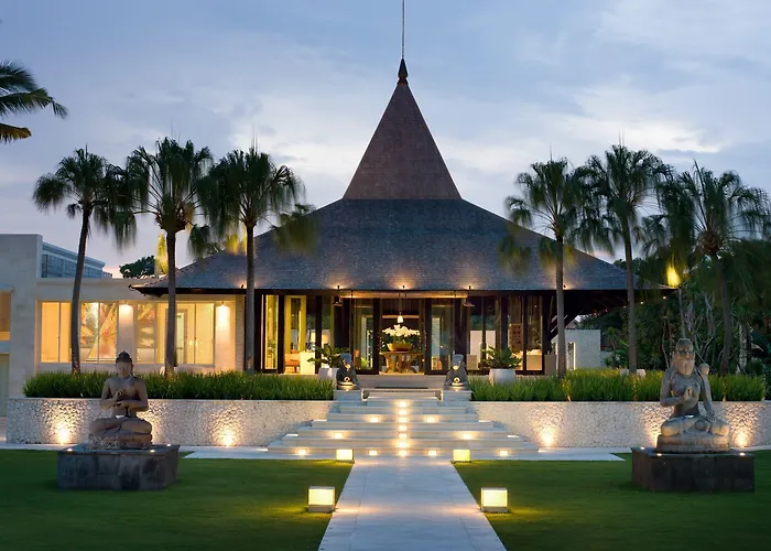 The Royal Santrian Villa