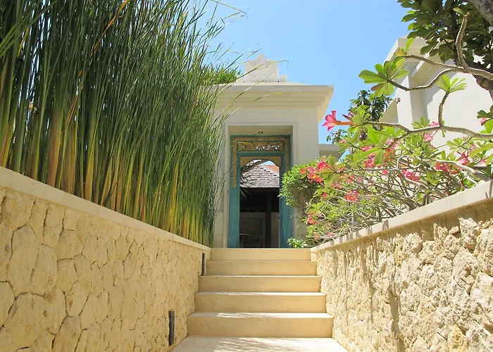 The Royal Santrian Villa *
