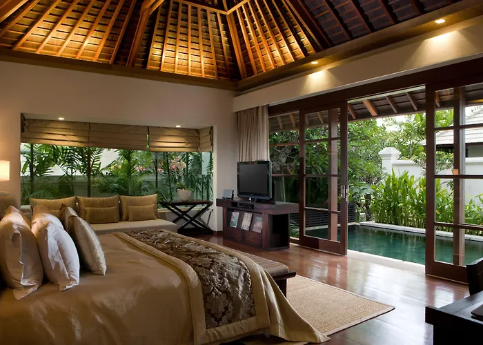 The Royal Santrian Villa *