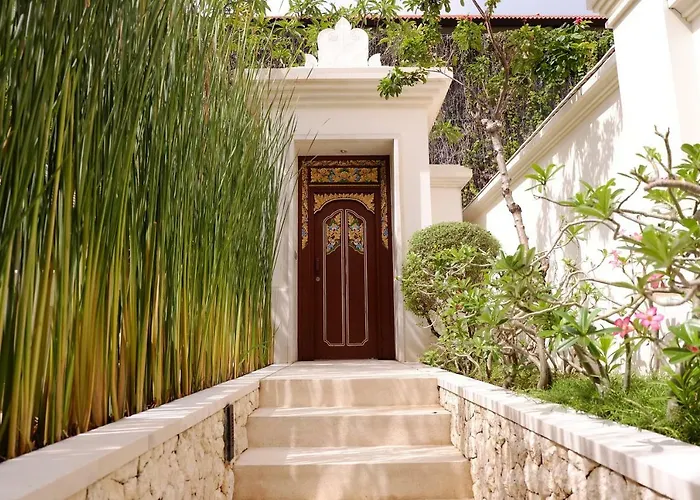 The Royal Santrian Villa